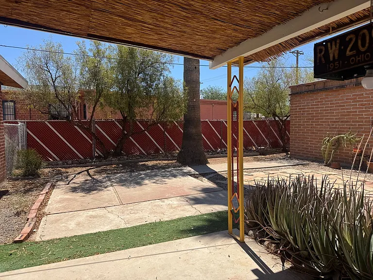 1608 E Copper St — Photo 16