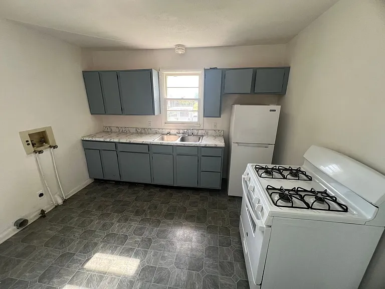 934 Jackson St — Photo 5