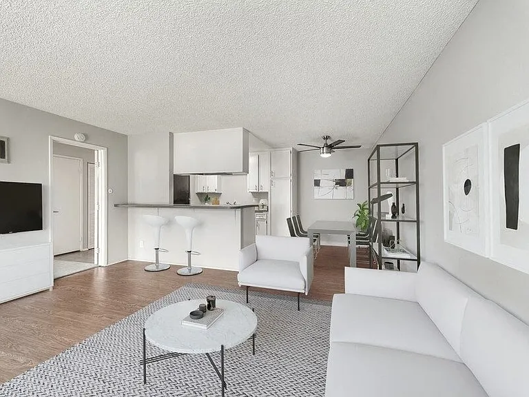 Cove La Mesa — Photo 27