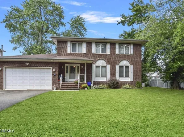 29 Maple Street, Middletown, NJ 07758