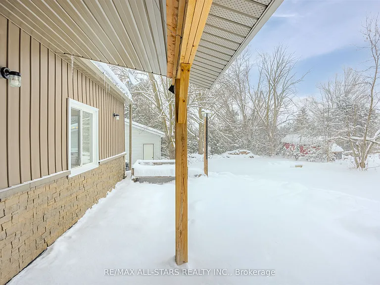 21 Albert St S — Photo 32