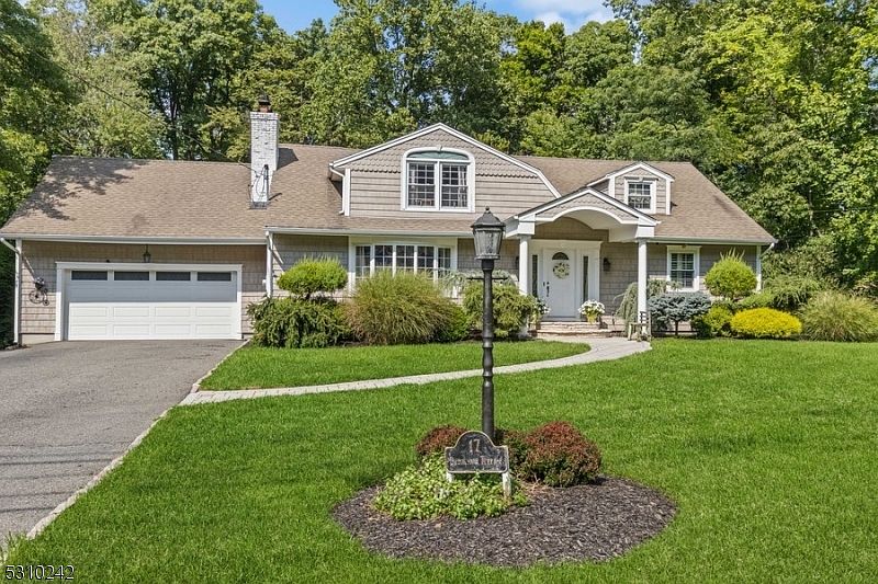 1st image of 17 Brookside Ter
