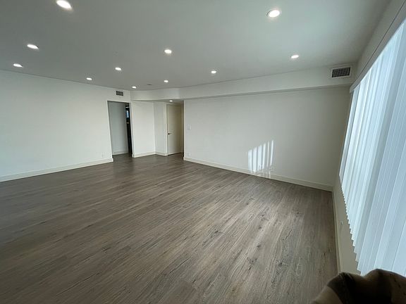 4th image of 922 S Shenandoah St #3B