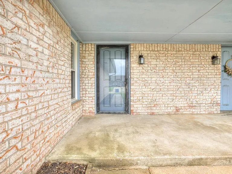 523 N Robin Way — Photo 5