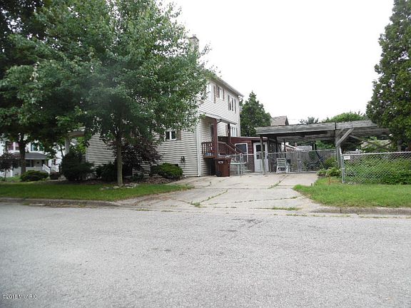 3rd image of 1545 Clarendon Ave
