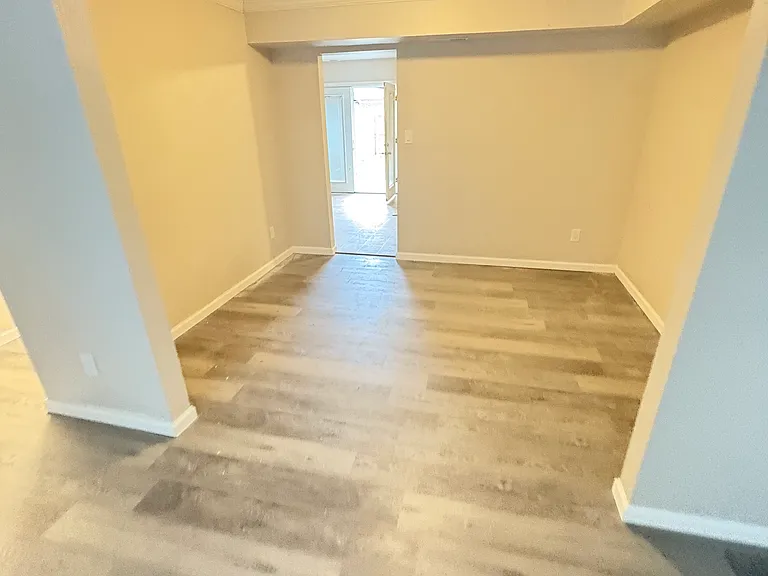 813 S Grosvenor Ct — Photo 10