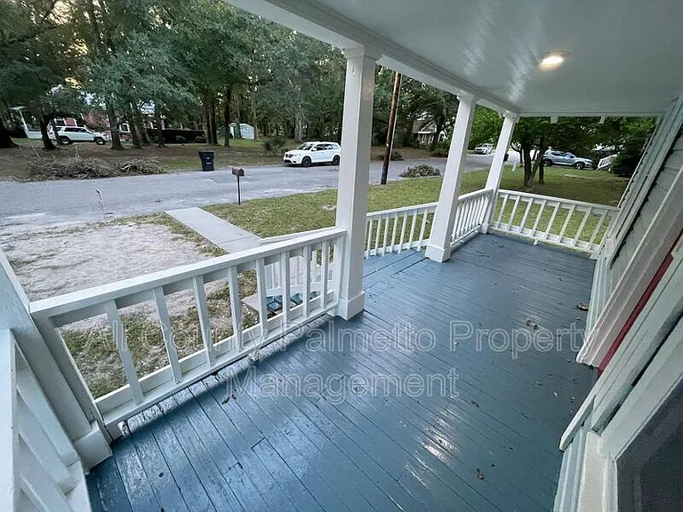 223 S Lucas St — Photo 3