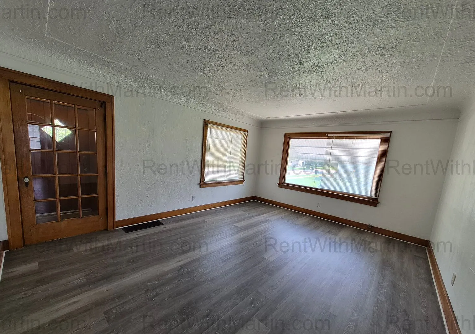 For Rent- 137 Hope St *Pets Ok* $Move In Promo$ — Photo 3