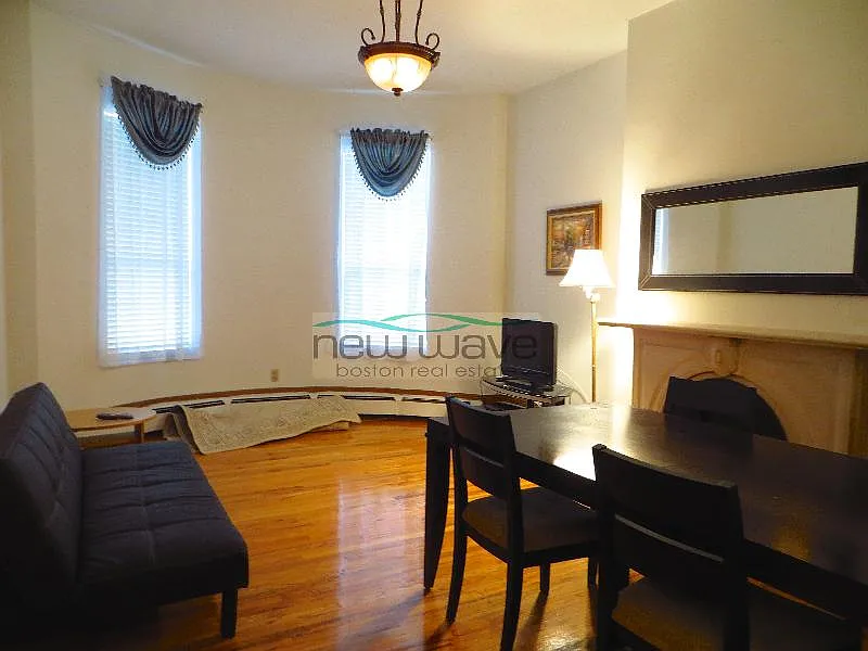 2 bed, 600 sqft, $3,800 — Photo 3
