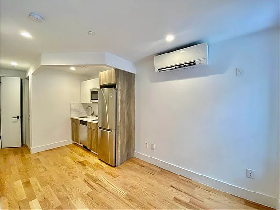 2nd image of 147 W 130th St #4F