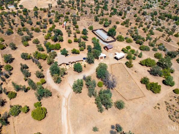 19211 Walker Basin Rd, Caliente, CA 93518