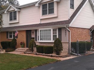 8801 Cranbrook Ln, Bridgeview, IL 60455
