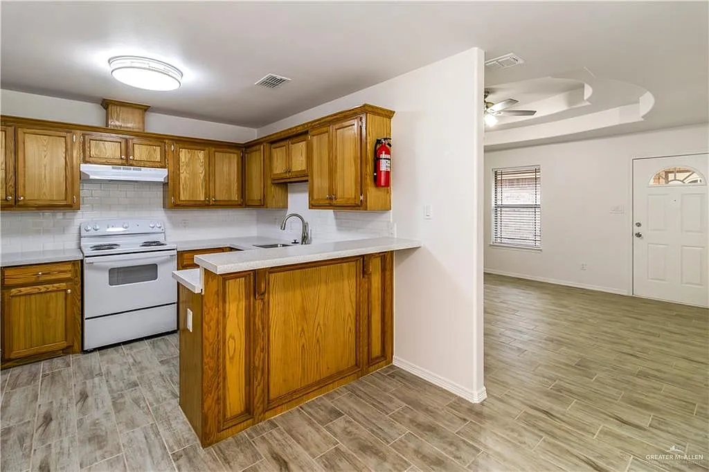 933 English Ave — Photo 3