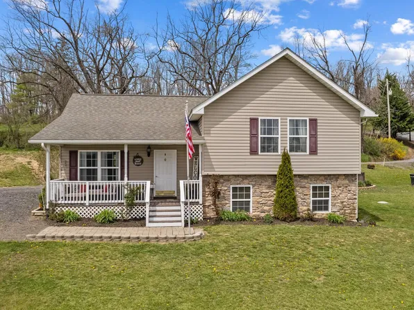 7135 Bloomery Pike, Slanesville, WV 25444