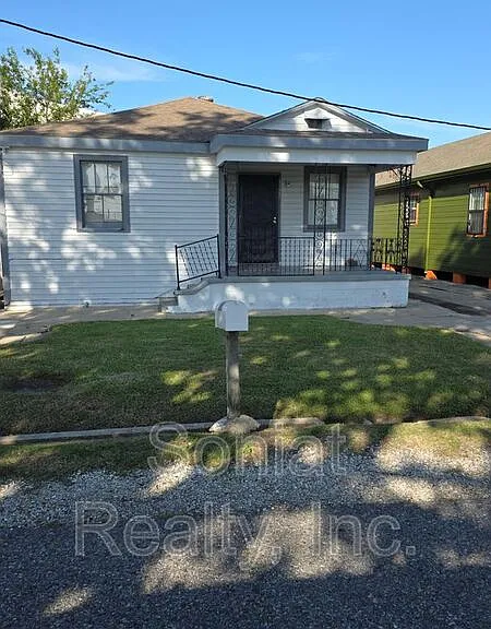 8025 Pompano St — Photo 1
