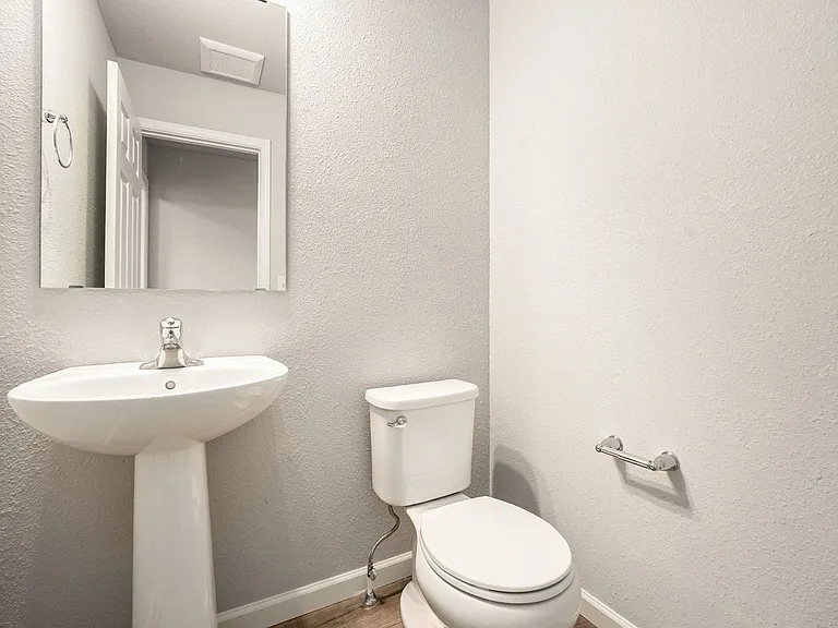 1610 Autumn Ridge Ln — Photo 10