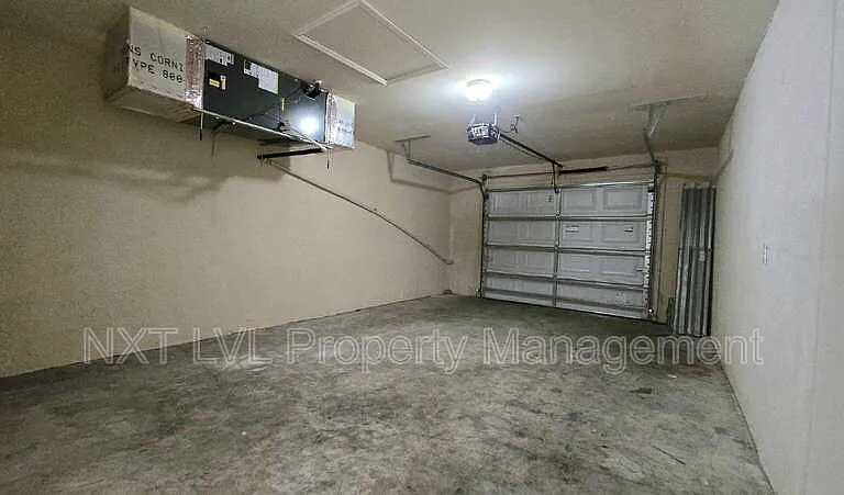 303 NE 24th Ave — Photo 16