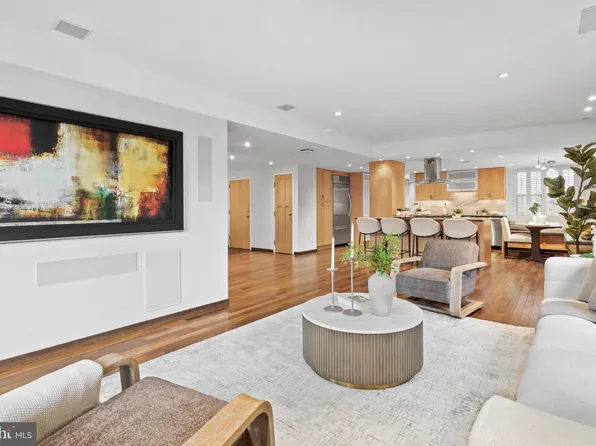 220 W Rittenhouse Sq APT 18A, Philadelphia, PA 19103