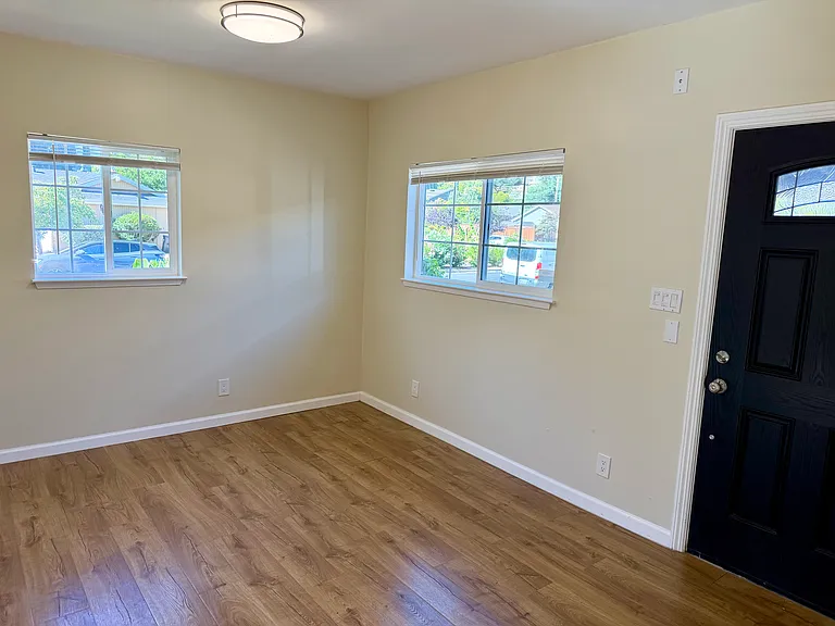 1647 Hyacinth Ln — Photo 17