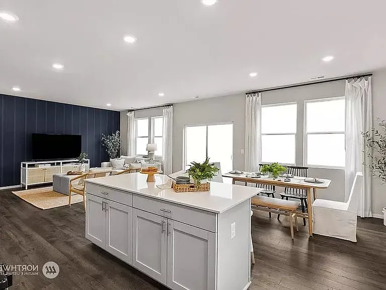 4355 Savannah Loop NE — Photo 17