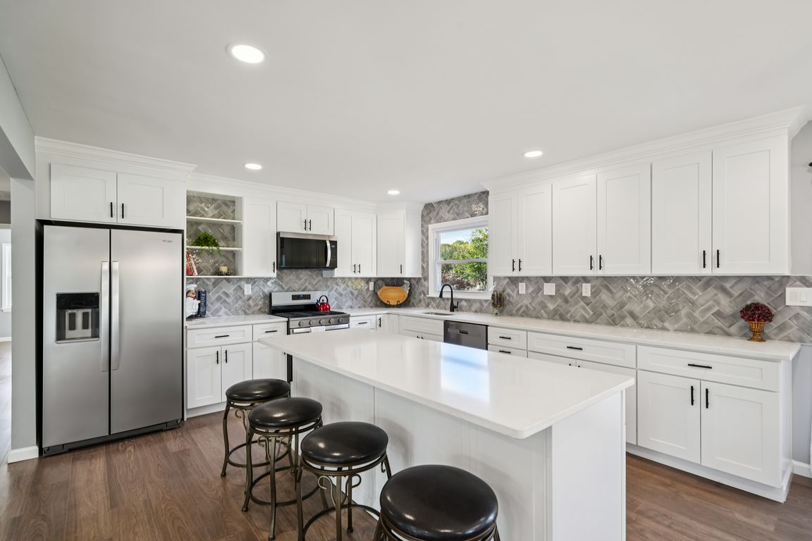 next background image