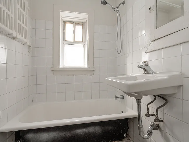 26 Balmoral Ave — Photo 17