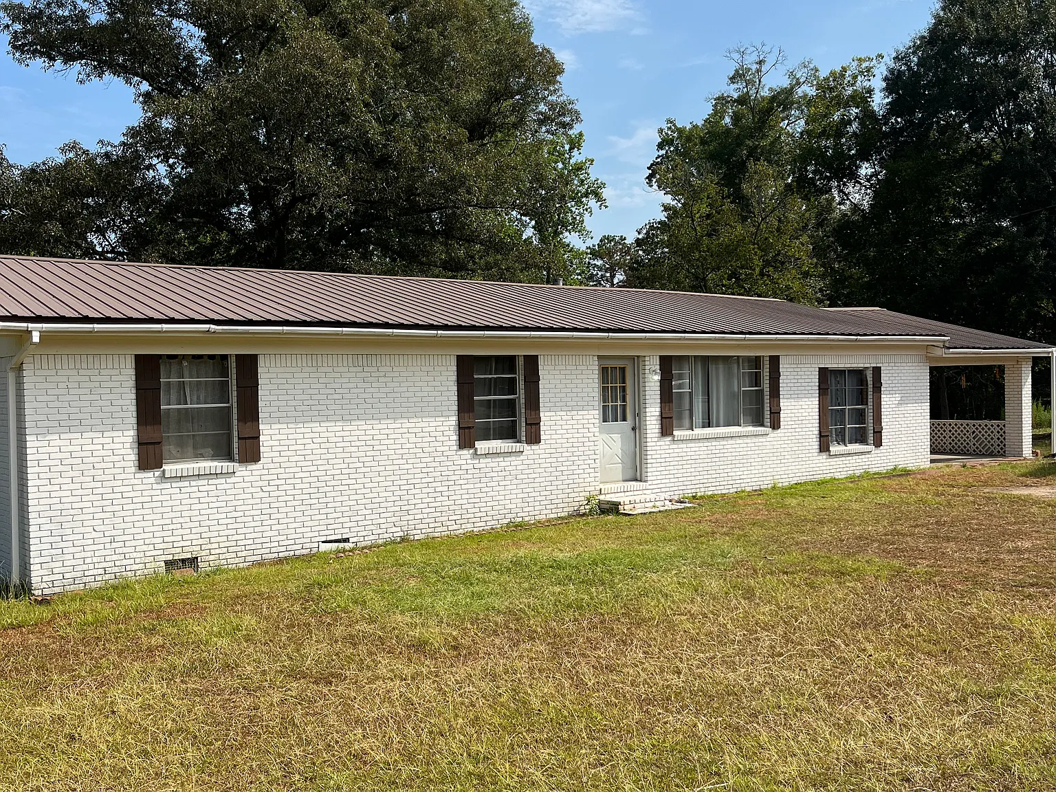 4 bed, 2500 sqft, $1,200 — Photo 2