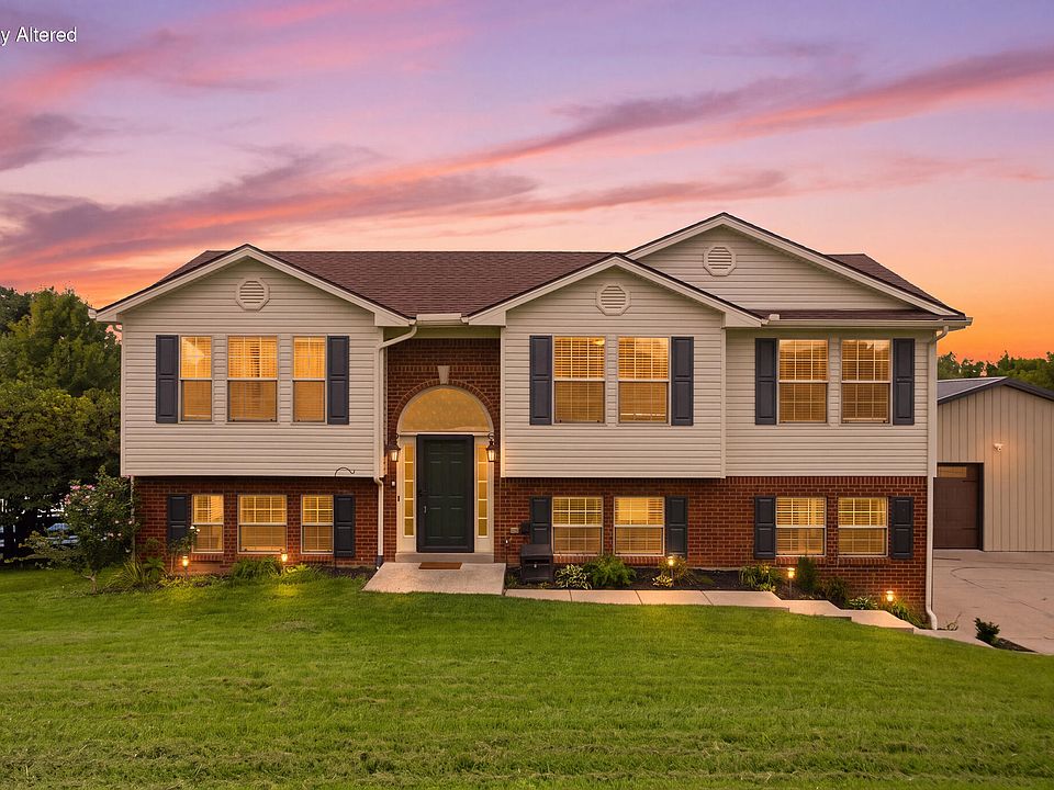 1st image of 122 Saddle Brook Cir