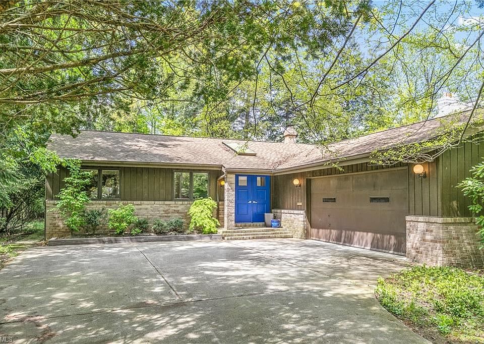 1st image of 308 Corning Dr