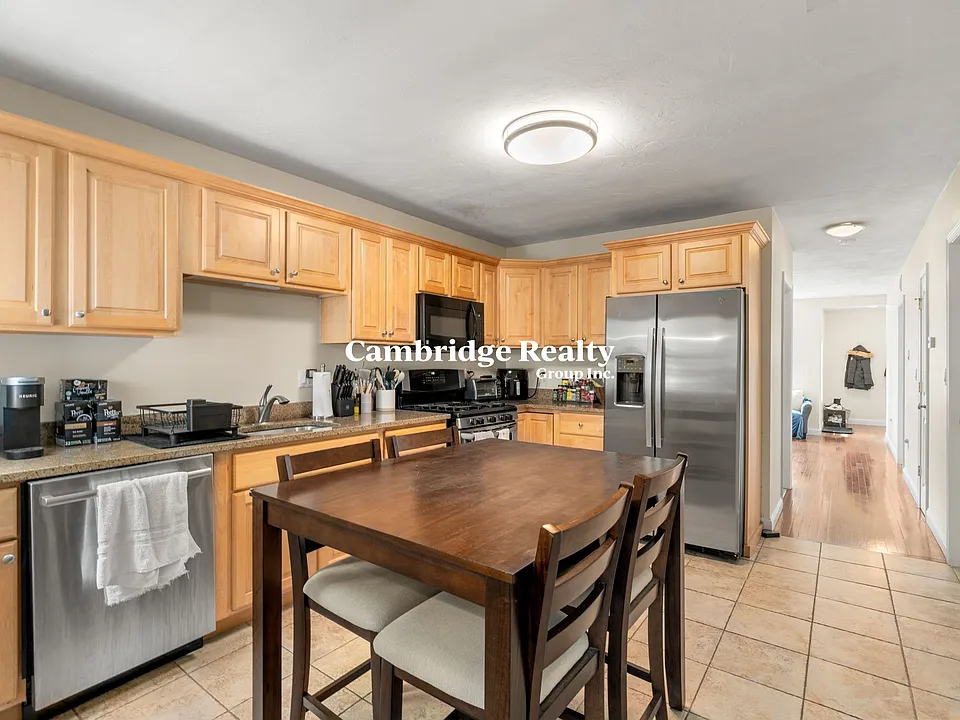 95 Kilsyth Rd #2T