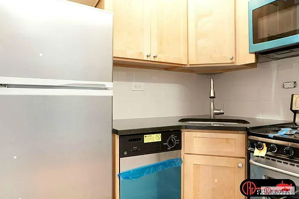 Rented by Cayenne Realty Group | media 29