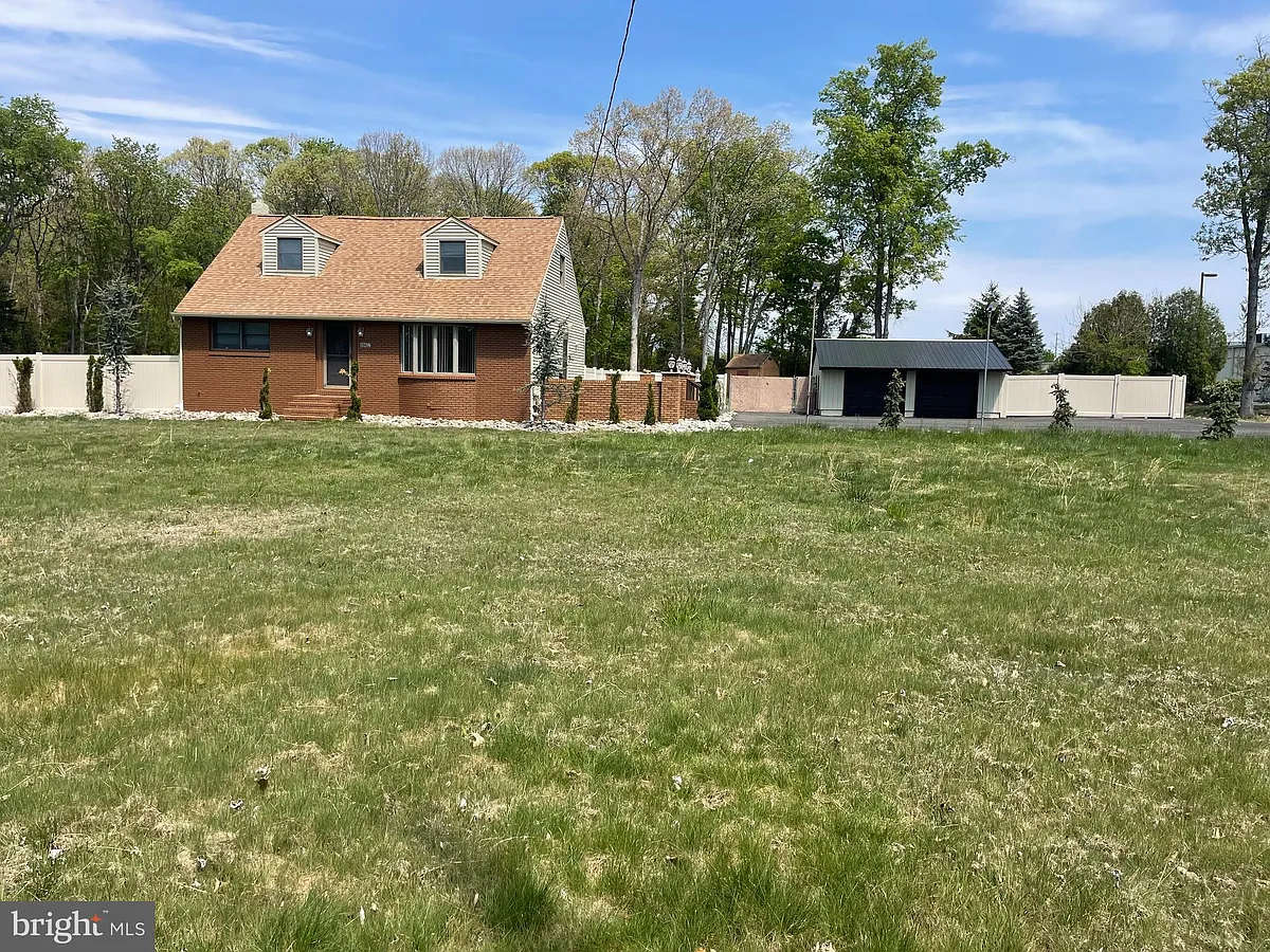 Building Photo - 862 Johnson Rd