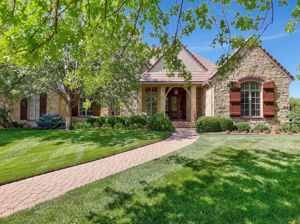 320 E Flint Hills National Ct, Andover, KS 67002