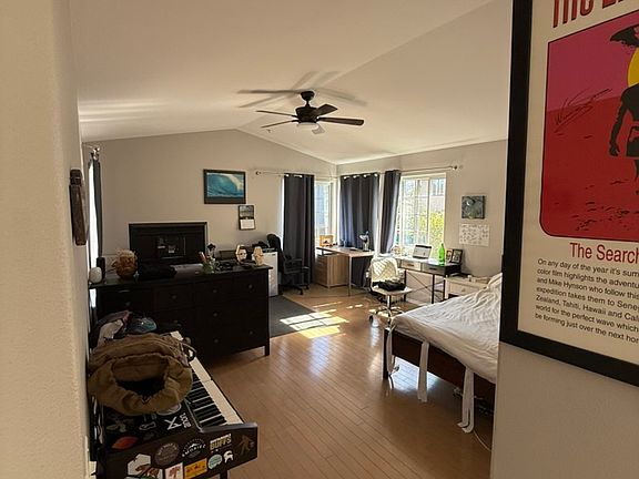 3rd image of 136 Cerro Ct #B