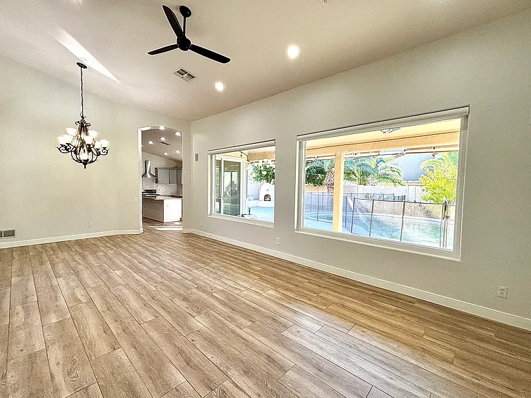 5311 E Danbury Rd — Photo 10