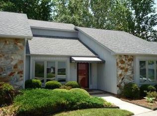 4402 Cove Cay Ln, Greensboro, NC 27410