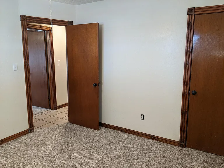 1013 Newport Ave — Photo 11