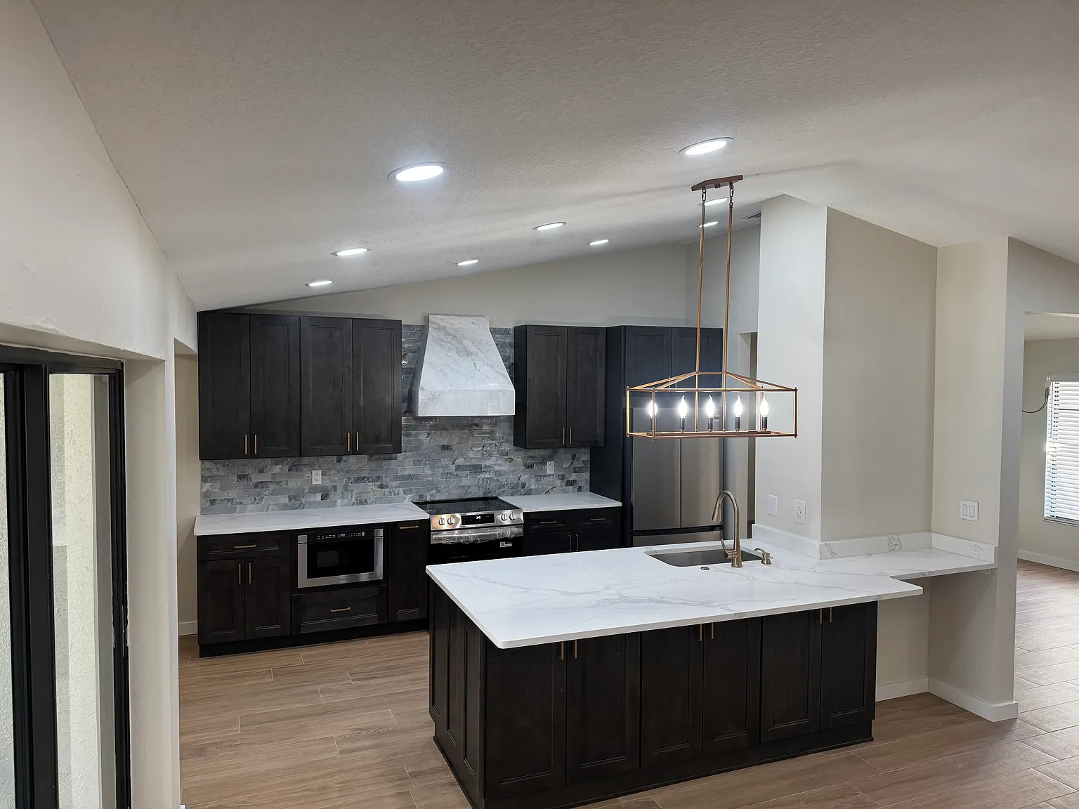 4 bed, 2126 sqft, $3,200 — Photo 2