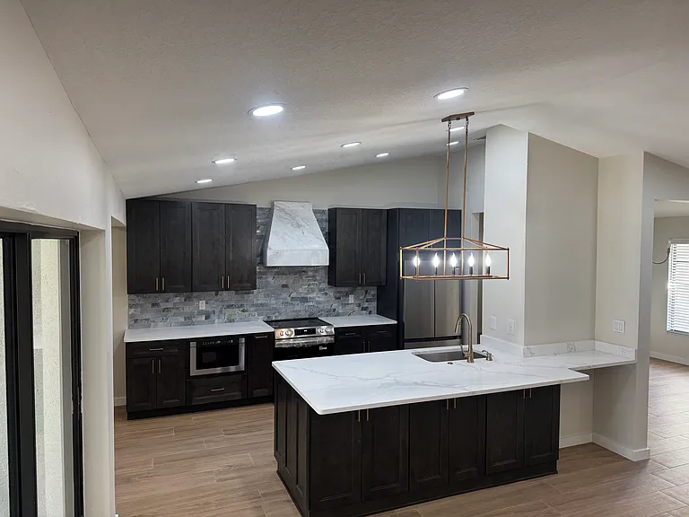 2221 Cimarron Ter — Photo 2