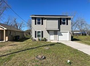 619 N Columbia St, Angleton, TX 77515