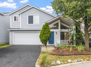 1742 Hickory Park Ln, Aurora, IL 60504