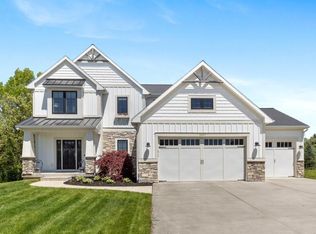 2497 Saddle Dr NE, Belmont, MI 49306