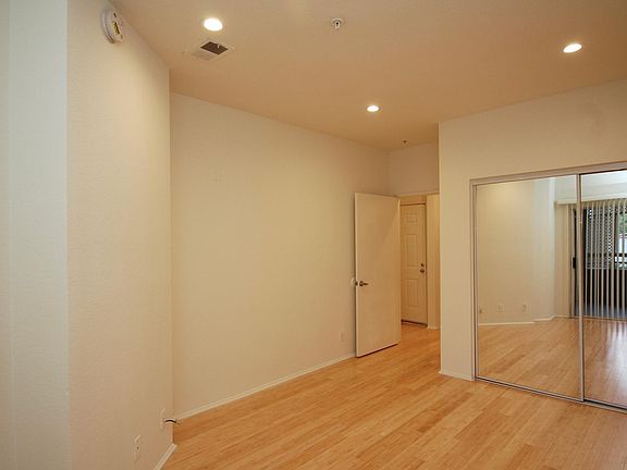 4th image of 1348 N Sierra Bonita Ave #202