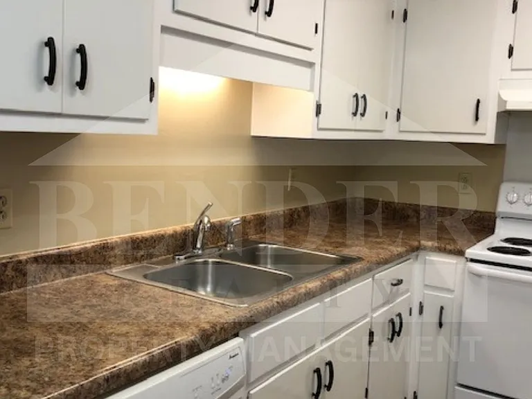 860-A/B Highland Ave NW — Photo 5
