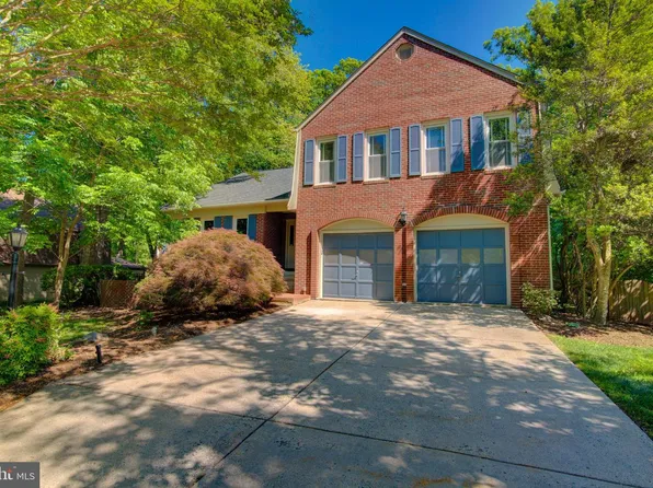 44 Carrollton Rd, Sterling, VA 20165