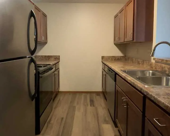 Cedarwood Apartments — Photo 14