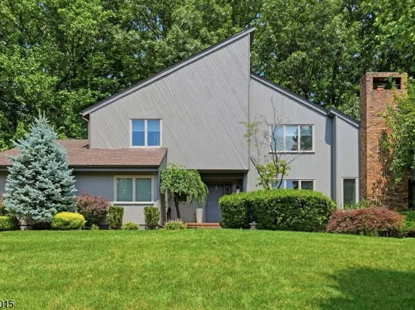 8 N Bayard Ln, Mahwah Twp., NJ 07430