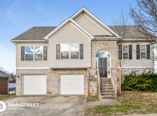 10712 Black Walnut Blvd, Louisville, KY 40229
