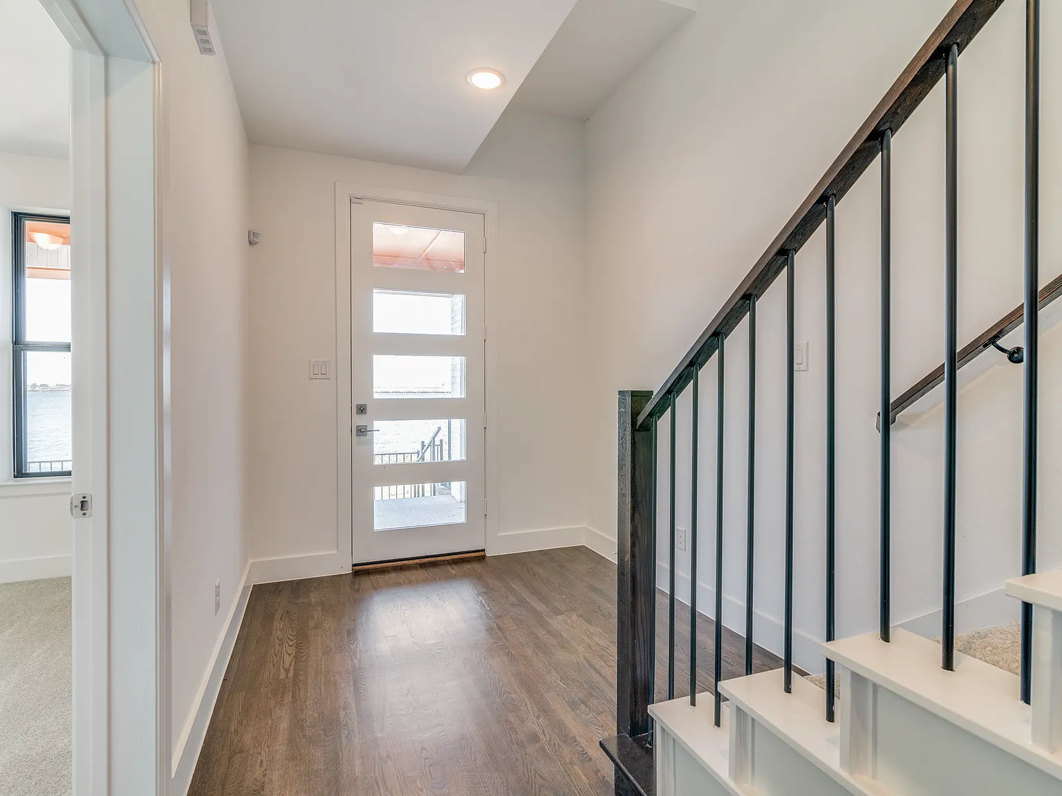 3 bed, 3.5 bath, 2000 sqft, $3,450 — Photo 4