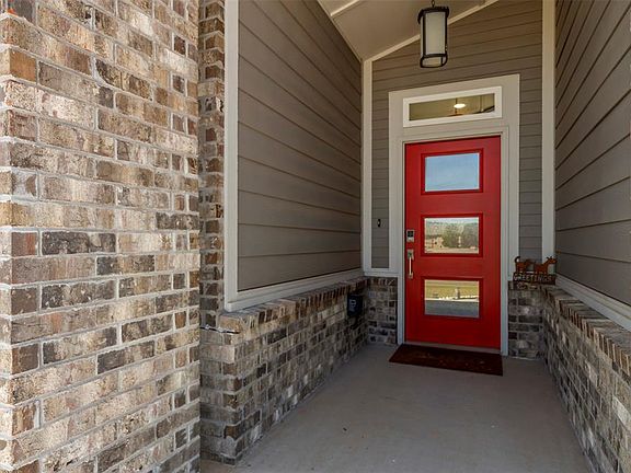 4th image of 1901 Sara Vista Dr